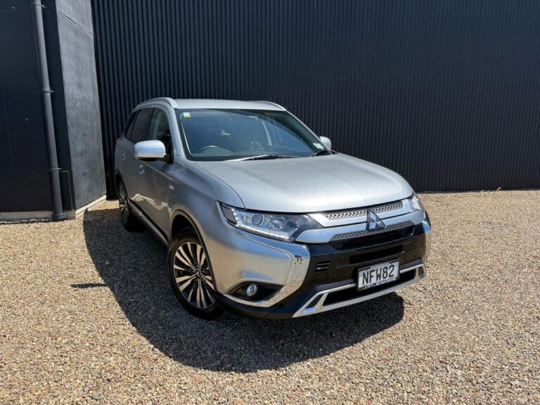 2021 Mitsubishi Outlander Ls