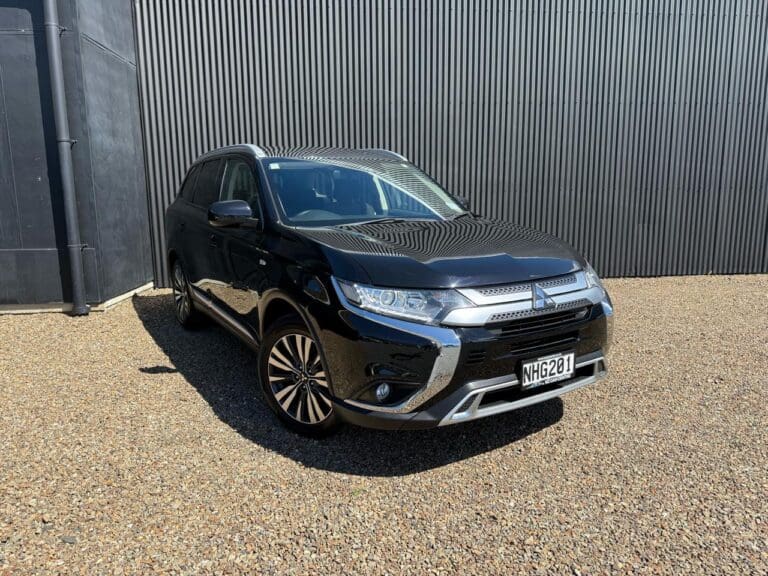 2021 Mitsubishi Outlander Ls